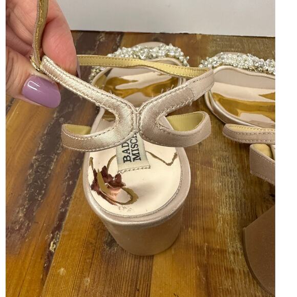 Badgley Mischka Women's Alyna Bejeweled Block Heel Pump Size 8.5 Champaigne - Picture 8 of 9